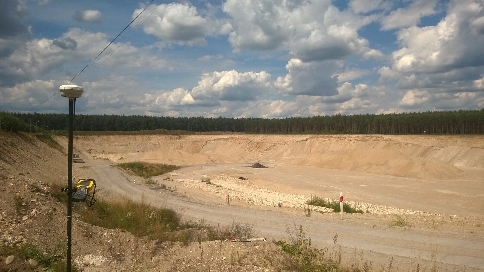 Pomiary geodezyjne na placu budowy